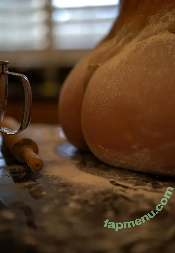 WhatMeikeMakes nude photo #0005 (WhatMeikeMakes)