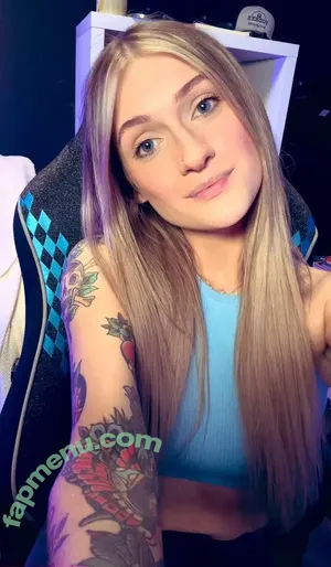 WheezyBlonde / itswheezyblonde nude photo #0001