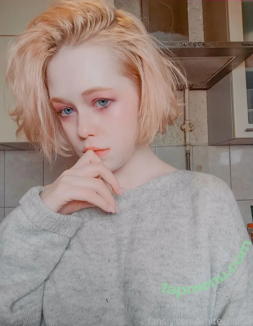 white_blond nude photo #0080 (white_blond_)