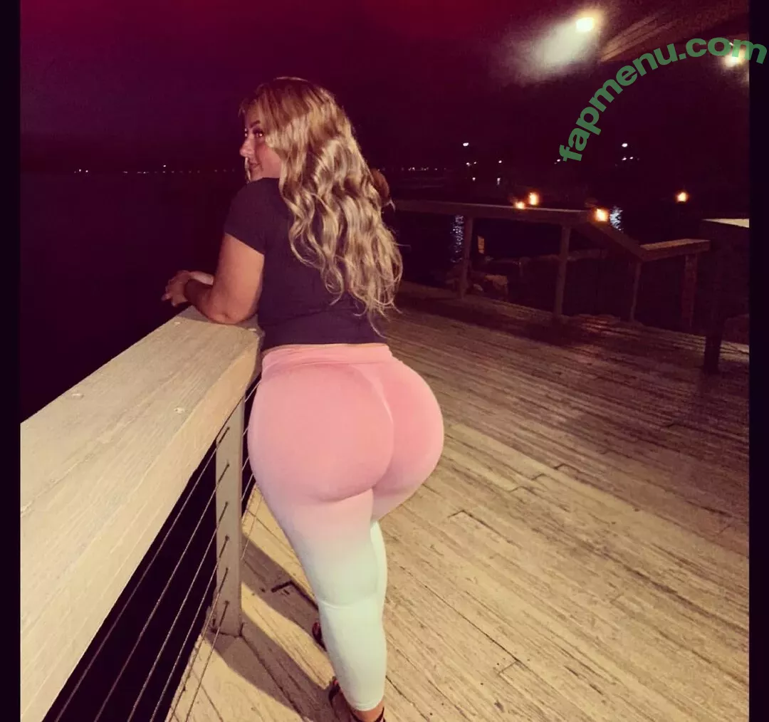 WhiteGirlRoseee nude photo #0025 (THICC Albanian)