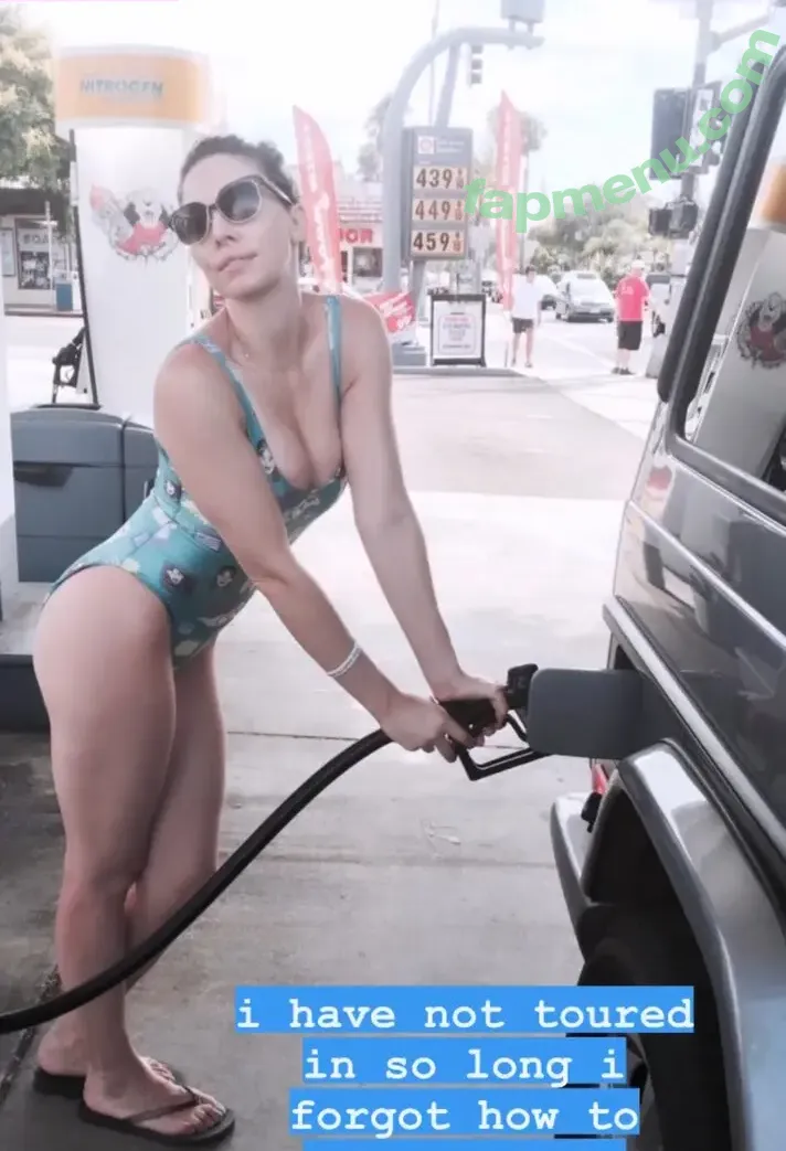 Whitney Cummings nude photo #0727 (whitneycummings)