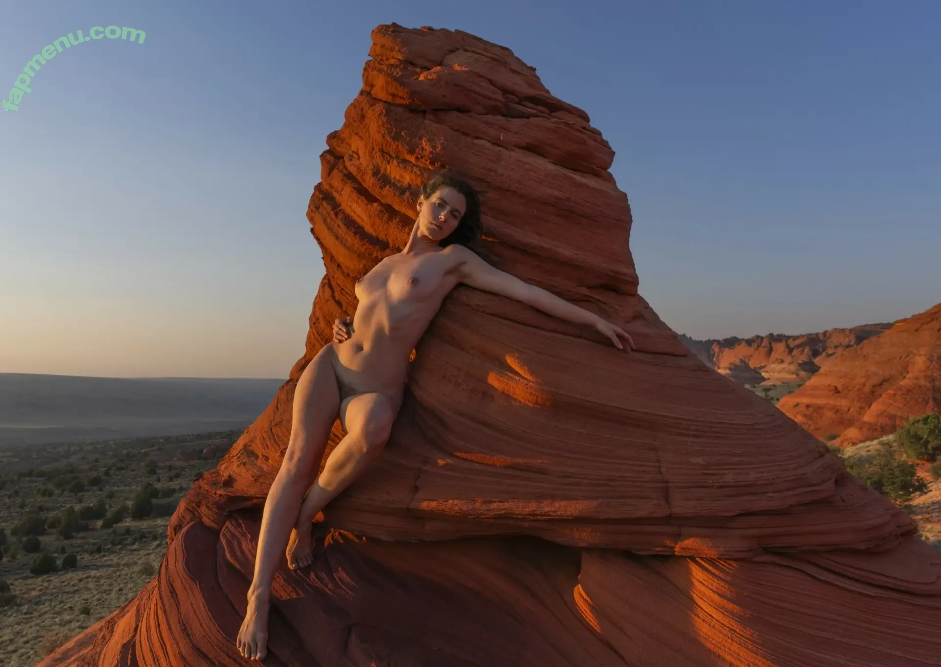 Whitney Masters nude photo #0213 (whitney.masters)