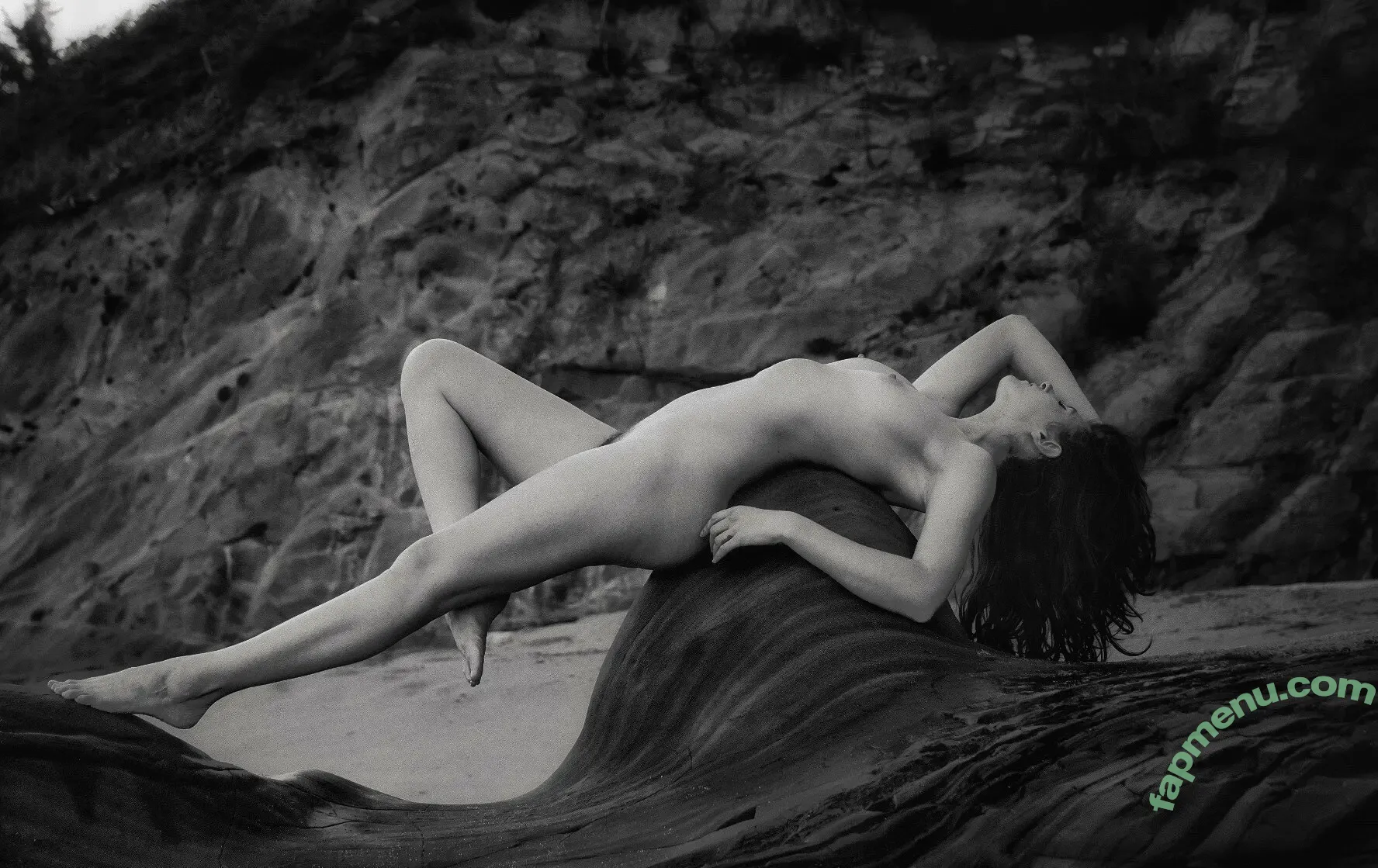 Whitney Masters nude photo #0316 (whitney.masters)