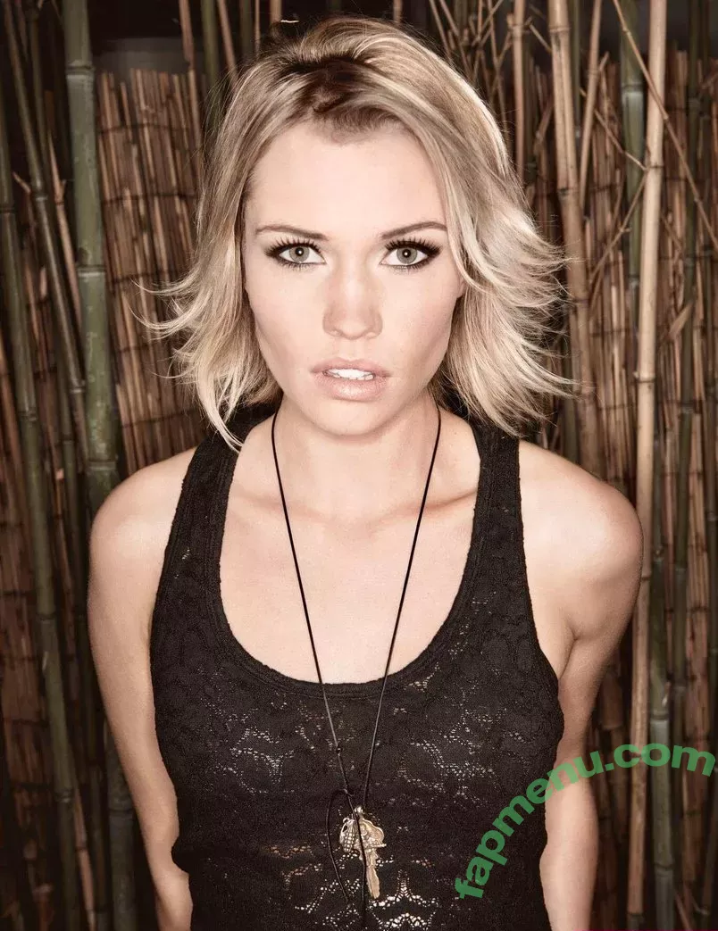 Whitney Moore nude photo #0063 (TweetneyMoore / whitneysmoore)