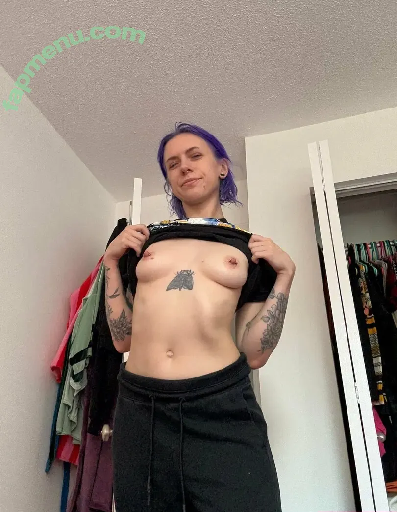 whoreder nude photo #0002 (buyingbullshit)