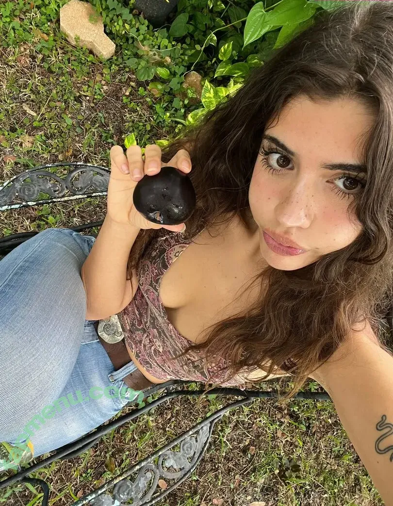 whoreonica nude photo #0219 (incelrepellent / whoreoniica)