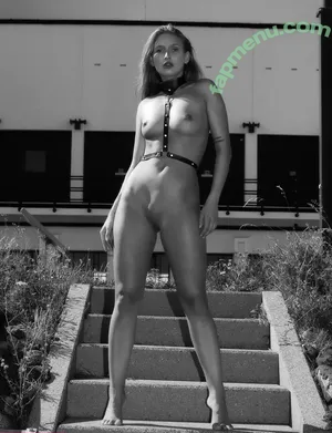 nude photo #0003