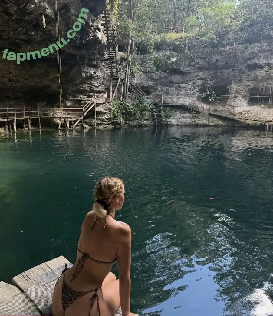 Wieke Langanke nude photo #0021 (Wieke.l)