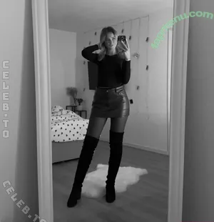 Wieke / wieke.l / wieke_l / wiekelanganke3244 nude photo #0477