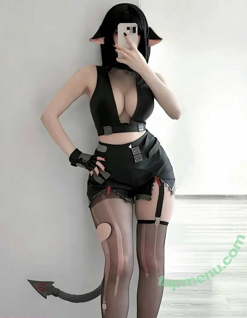 wifeyumi nude photo #0005 (wifeyyumi)