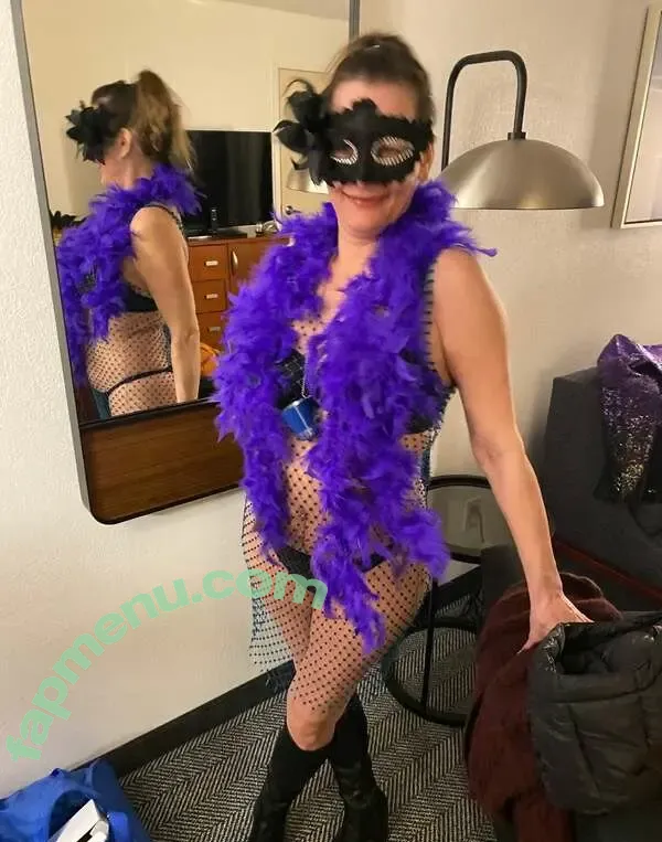 WILDLIFEPROVIXEN nude photo #0024 (WILDLIFEPROVIXEN)