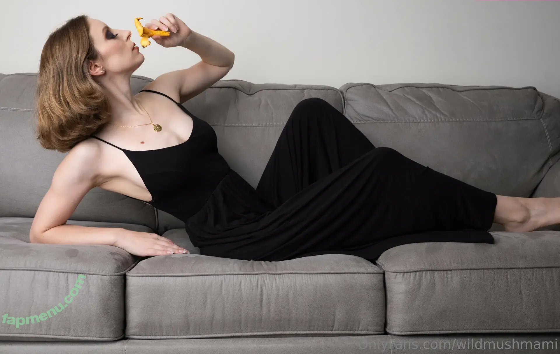 wildmushmami nude photo #0008 (wildmushroommami)