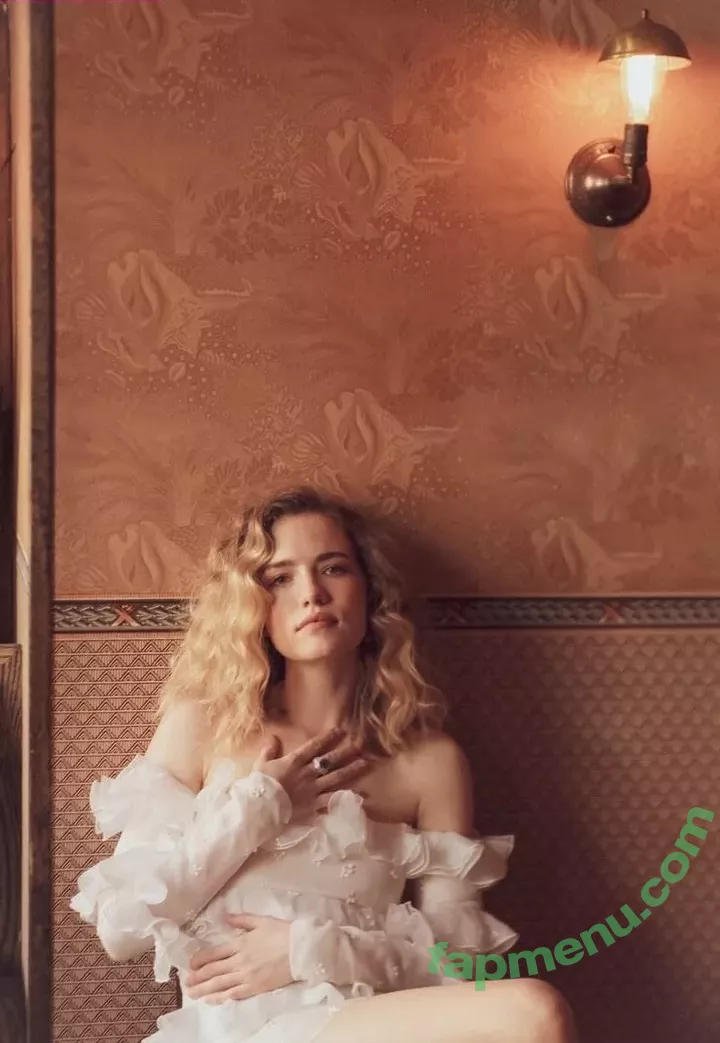 Willa Fitzgerald nude photo #0021 (willafitz)