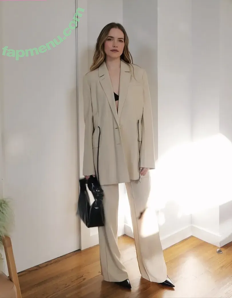 Willa Fitzgerald nude photo #0267 (willafitz)