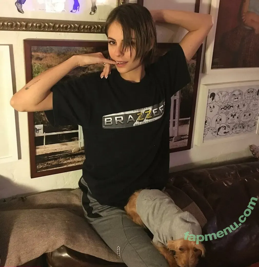 Willa Holland nude photo #0380 (pepsiholland / willaholland)