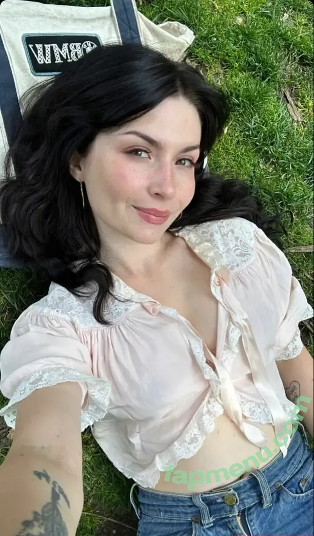 Willow Avalon nude photo #0022 (willowavalon)