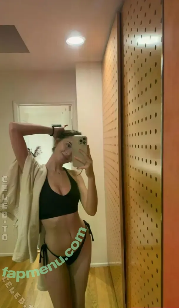 Willow Coppock nude photo #0024 (willow.j.c)