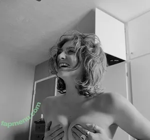Willow Shields / willowshields nude photo #0011