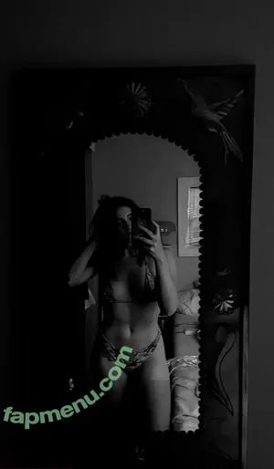 Willow Shields / willowshields nude photo #0024