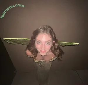 Willow Shields / willowshields nude photo #0105