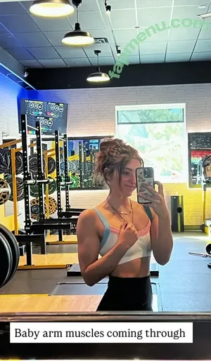 Willow Shields / willowshields nude photo #0108