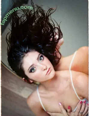 Willow Shields / willowshields nude photo #0112