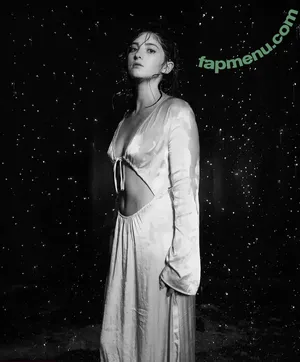 Willow Shields / Discussion Thread / WillowShields nude photo #0153