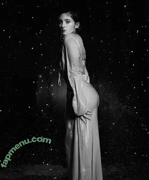 Willow Shields / Discussion Thread / WillowShields nude photo #0156