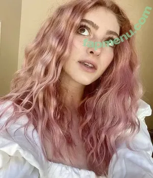 Willow Shields / Discussion Thread / WillowShields nude photo #0221