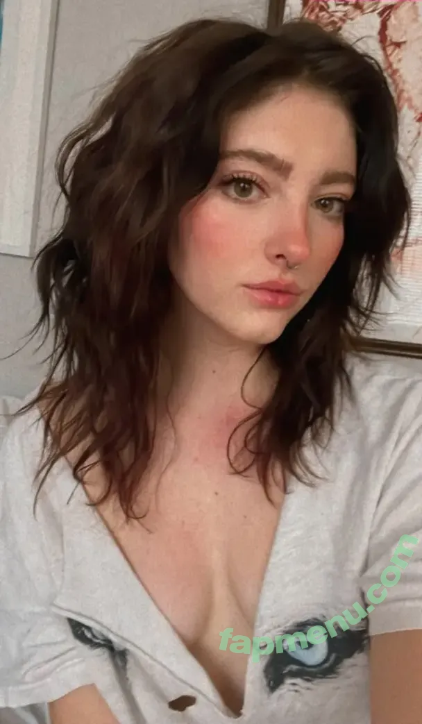 Willow Shields nude photo #0146 (Discussion Thread / WillowShields)