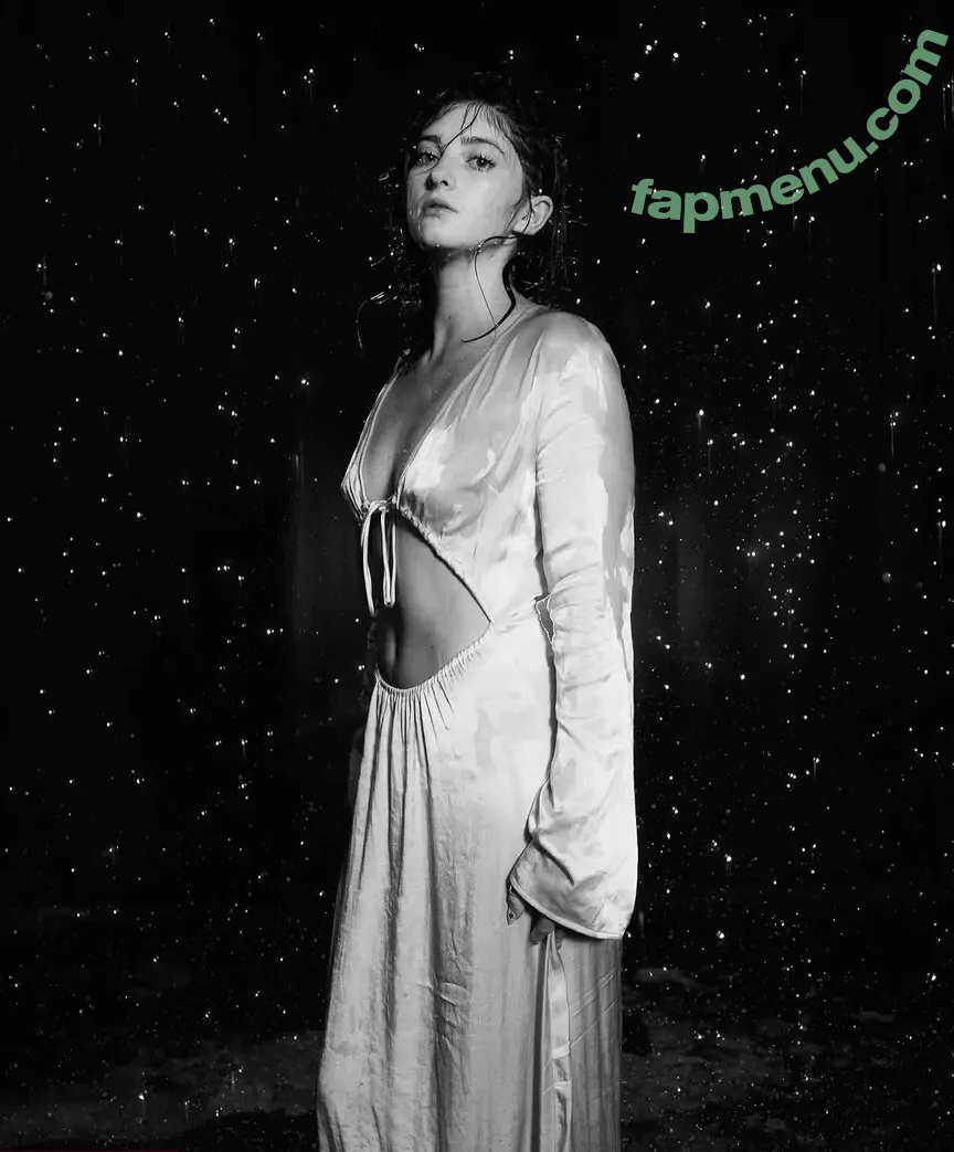 Willow Shields nude photo #0153 (Discussion Thread / WillowShields)