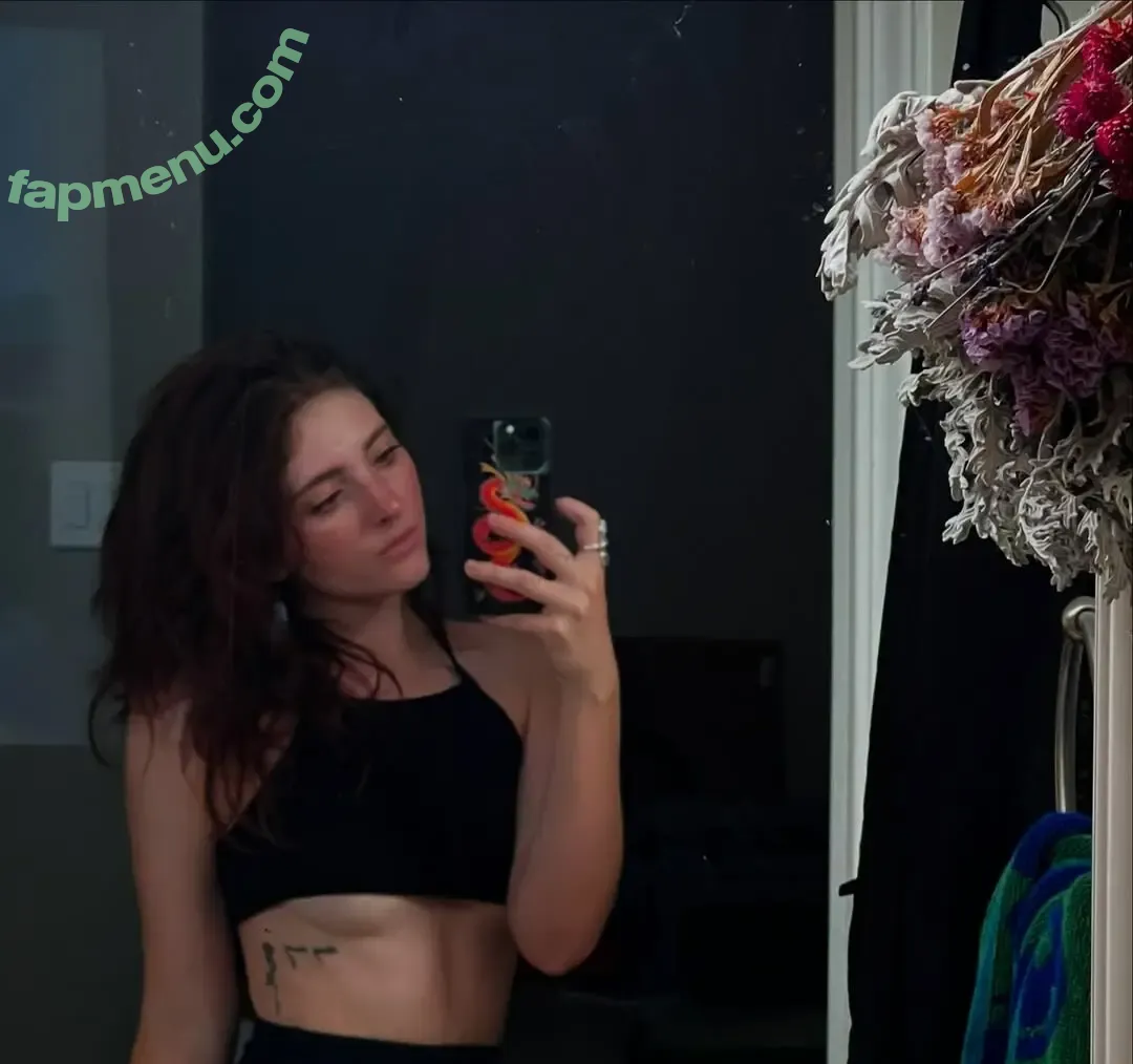 Willow Shields nude photo #0197 (Discussion Thread / WillowShields)