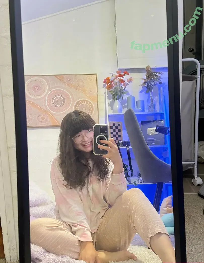 willowlin nude photo #0022 (toxicbarbie7991)