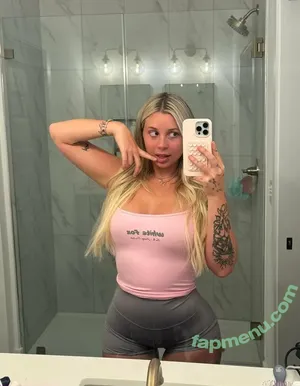 willowxclark / willowclarkxo nude photo #0003