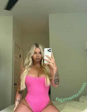 willowxclark / willowclarkxo nude photo #0014