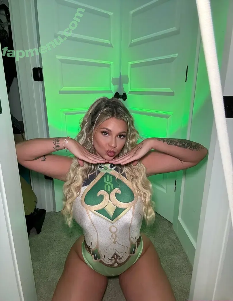 willowxclark nude photo #0010 (willowclarkxo)