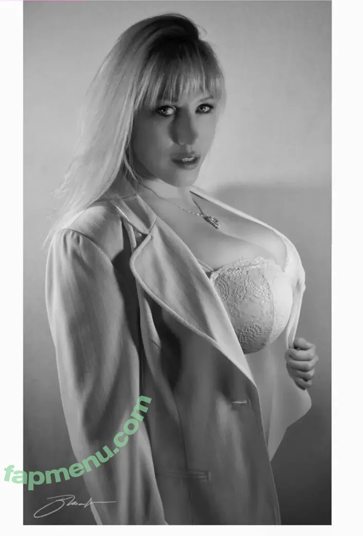 Windy West nude photo #0004 (windywestaz)