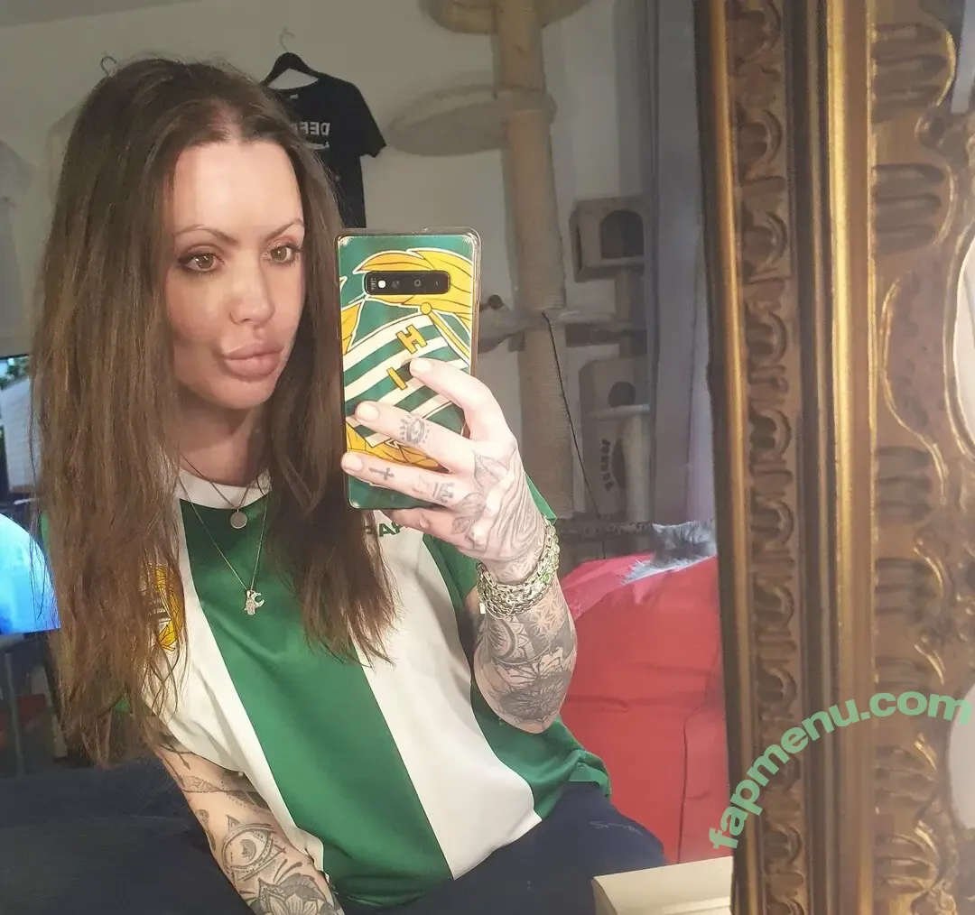 wineboobsandtattoos nude photo #0002 (wineboobsandtattoos)