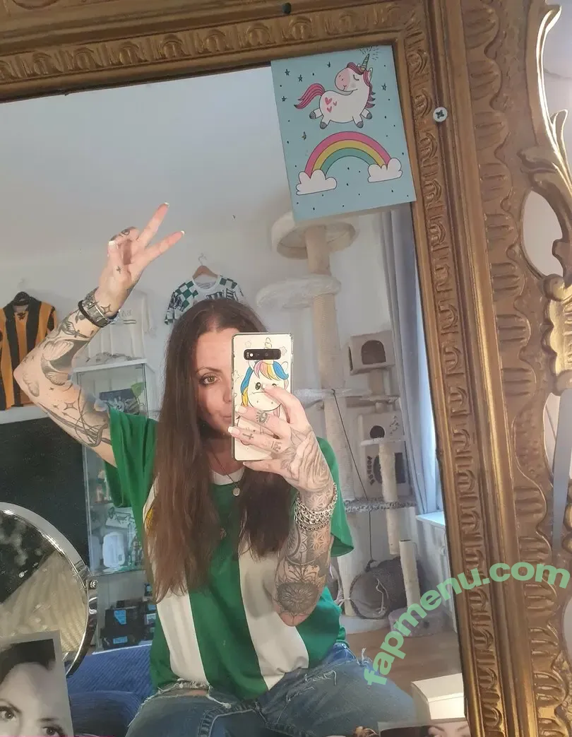 wineboobsandtattoos nude photo #0006 (wineboobsandtattoos)