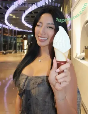 Winnie Chang / winnieechang nude photo #0408