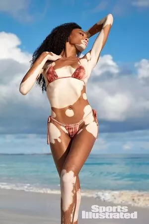 Winnie Harlow / winnieharlow nude photo #0112