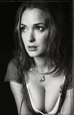Winona Ryder / winonaryderofficial nude photo #0077