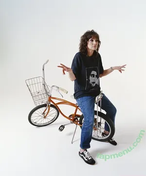 Winona Ryder / winonaryderofficial nude photo #0302