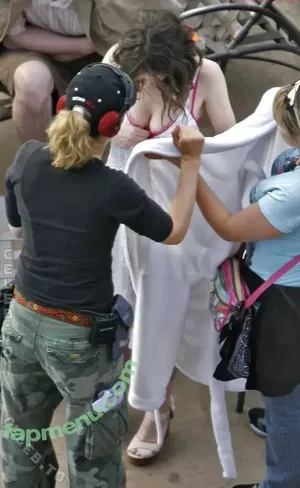 Winona Ryder / winonaryderofficial nude photo #0309