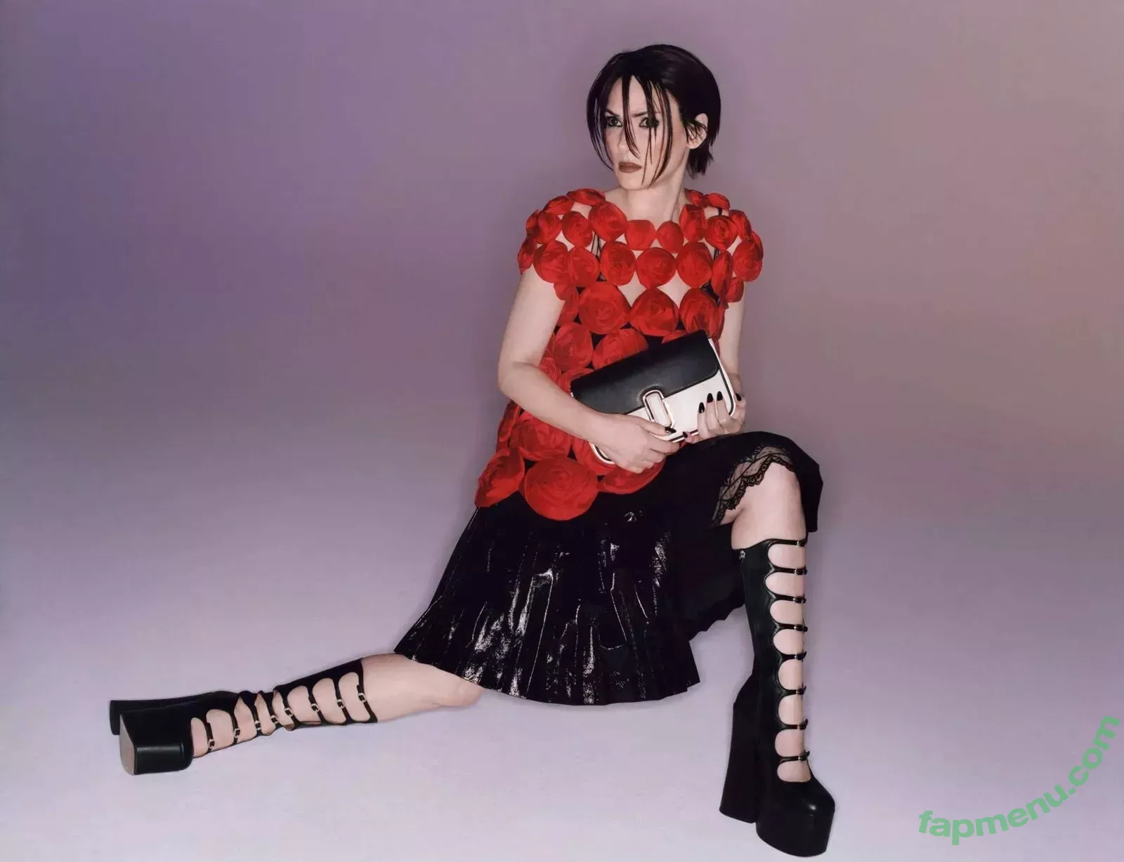 Winona Ryder nude photo #0032 (winonaryderofficial)