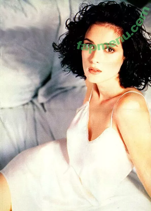 Winona Ryder nude photo #0092 (winonaryderofficial)