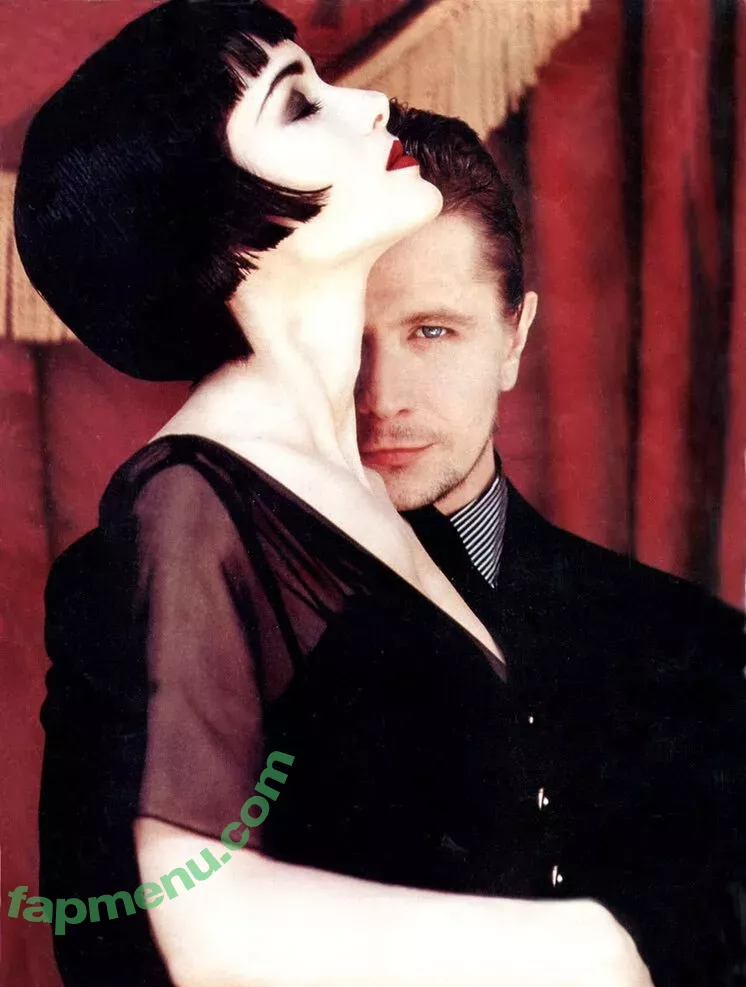 Winona Ryder nude photo #0108 (winonaryderofficial)