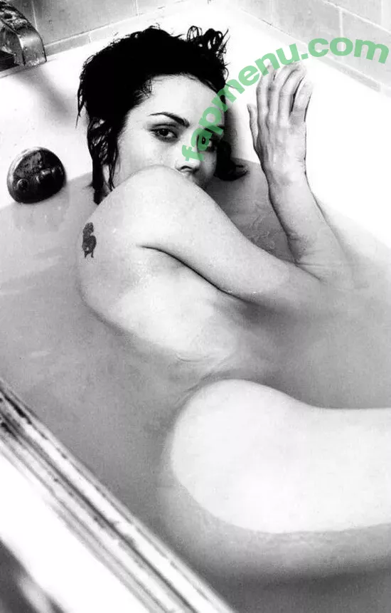 Winona Ryder nude photo #0164 (winonaryderofficial)