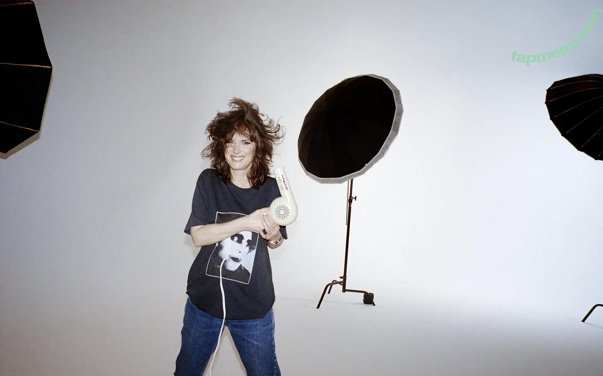 Winona Ryder nude photo #0303 (winonaryderofficial)