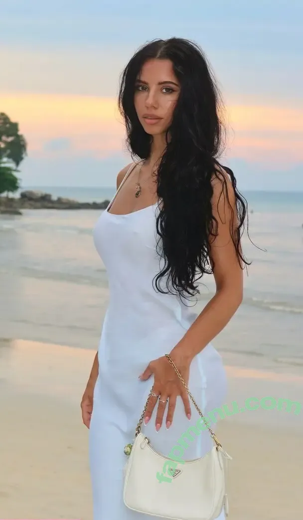 Wisnniowa nude photo #0001 (Roksana Wisnniowa)